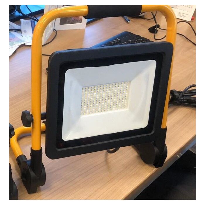 LED Portable Floodlight 150W cool white 100-240V AC, IP65 on floor stand with 5 mtr cable and plug