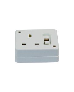 British Receptacle with Switch 3-pole 13A, surface mntg